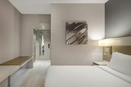 Habitación Triple del hotel Ac San Cugat By Marriott. Foto 4