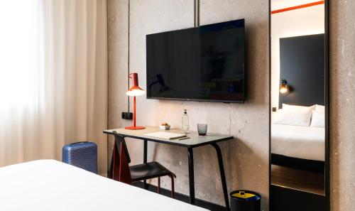 Habitación Doble Estándar del hotel ibis Styles Barcelona Sant Joan Despi. Foto 11