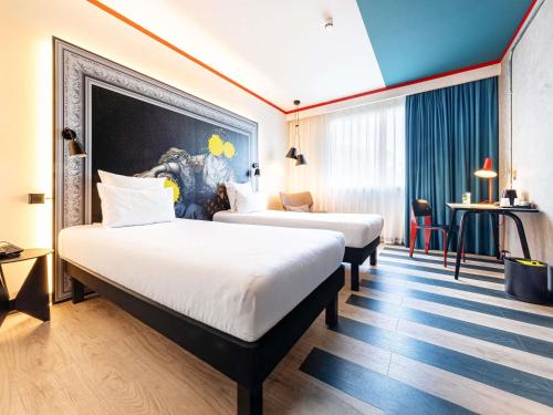 Habitación Doble Estándar - 2 camas del hotel ibis Styles Barcelona Sant Joan Despi. Foto 5
