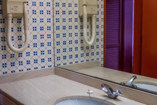 Suite Deluxe del hotel Azoris Faial Garden - Resort