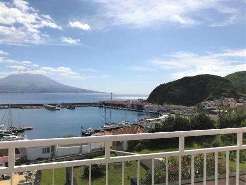 Suite Deluxe del hotel Azoris Faial Garden - Resort. Foto 2