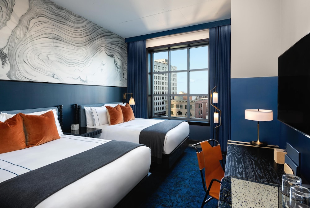 2 Camas Queen Bronze del hotel Dream Nashville, by Hyatt