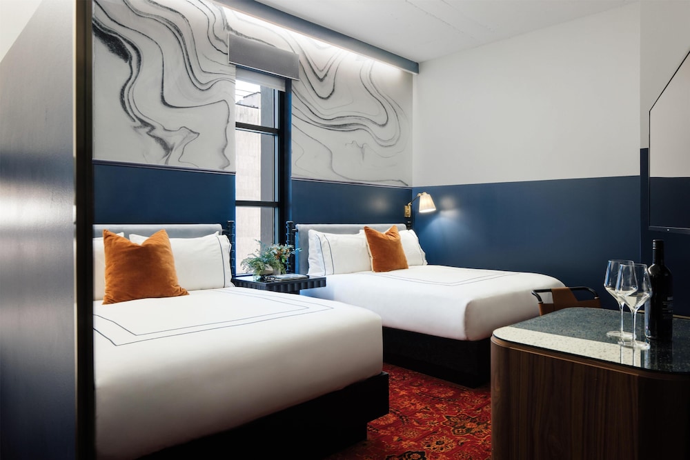 2 Camas Queen Silver del hotel Dream Nashville, by Hyatt