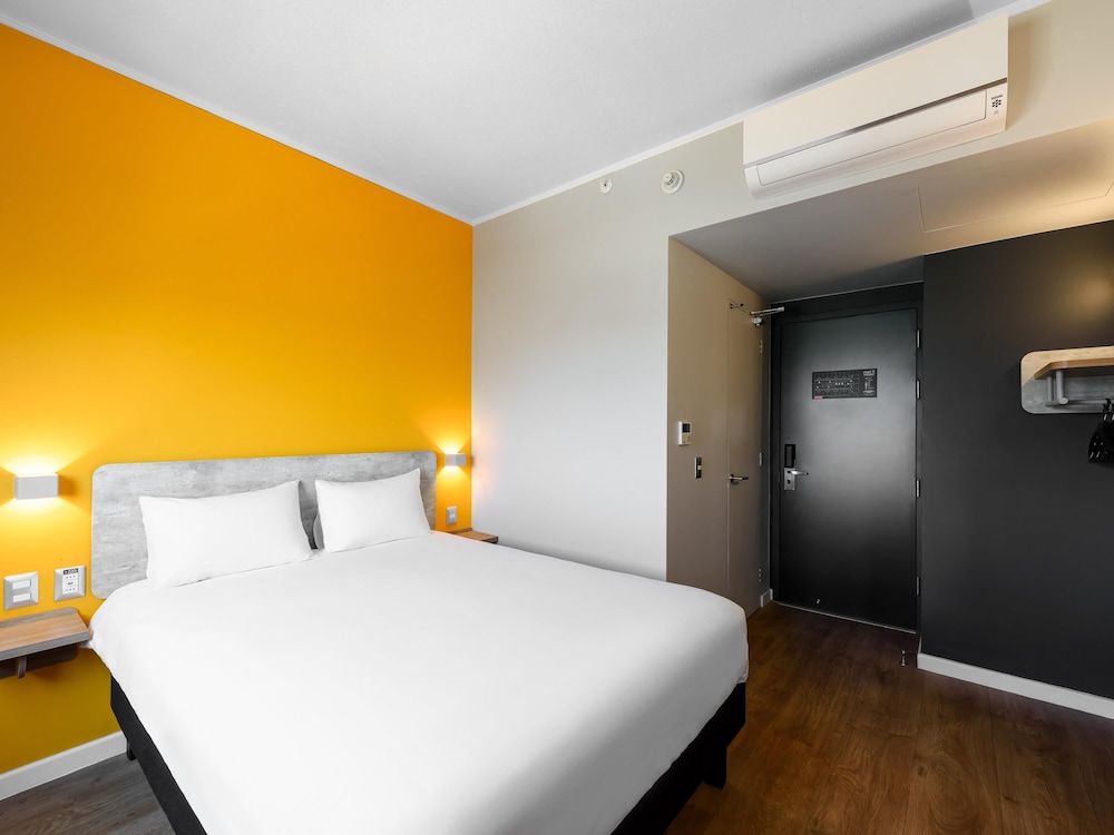 Habitación superior amplia con 1 cama doble del hotel Ibis Budget Santiago Providencia