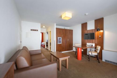 Suite de 2 habitaciones con balcón del hotel Best Western Nuernberg City West. Foto 1
