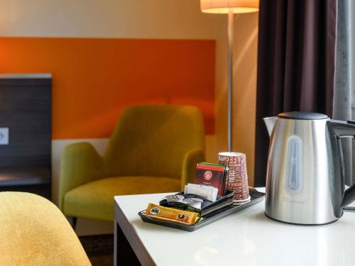 Habitación Doble Estándar - 2 camas del hotel Mercure Köln West. Foto 5