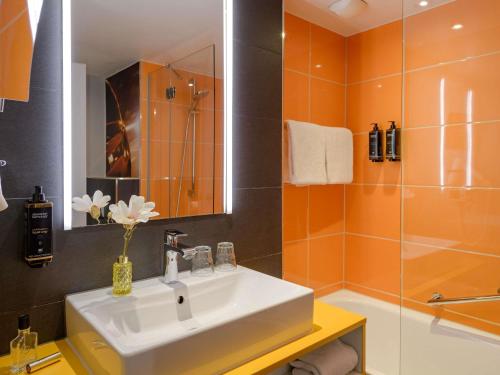 Habitación Doble Privilege del hotel Mercure Köln West. Foto 8
