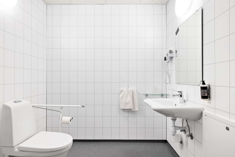 Habitación económica, 1 cama doble, no fumadores del hotel Aiden By Best Western Harstad Narvik Airport. Foto 4