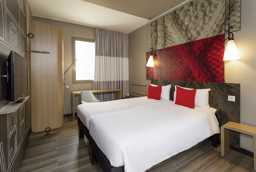 Habitación estándar con 2 camas individuales del hotel ibis Dijon Gare. Foto 2