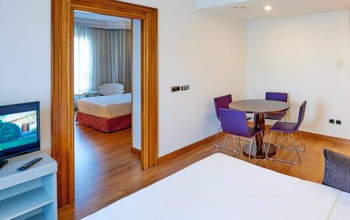 Habitación Familiar del hotel Vigo Los Galeones Affiliated By Meliá. Foto 1