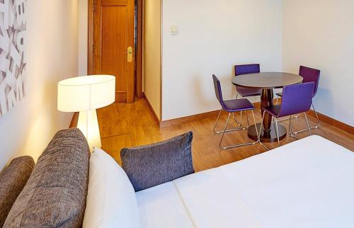 Habitación Familiar del hotel Vigo Los Galeones Affiliated By Meliá. Foto 3