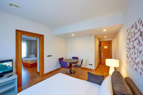 Habitación Familiar del hotel Vigo Los Galeones Affiliated By Meliá. Foto 1
