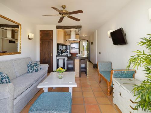 Apartamento Suite de 1 dormitorio con jacuzzi del hotel Regency Country Club, Apartments Suites. Foto 3