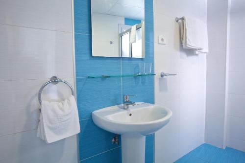 Estudio con balcón del hotel Tinoca. Foto 2