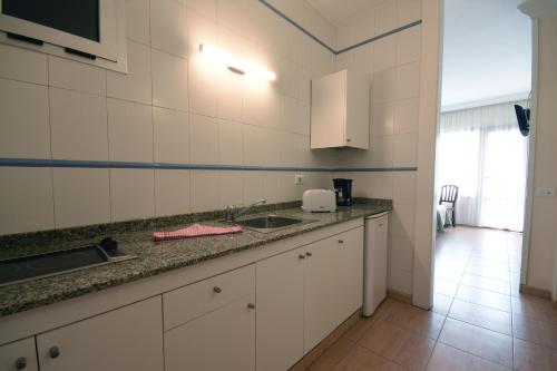Estudio Triple Interior del hotel Tinoca. Foto 2