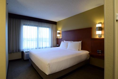 Cama King (con sofá - cama) del hotel Hyatt Place Dallas/las Colinas