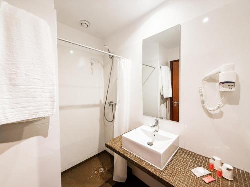 Habitación Triple Estándar del hotel Stay Hotel Porto Centro Antas. Foto 2