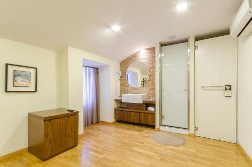Habitación Doble Estándar - 1 o 2 camas del hotel Borges Chiado. Foto 4
