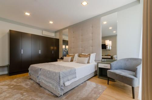 Habitación Doble Superior con vistas al barrio de Chiado - 2 camas del hotel Borges Chiado. Foto 9