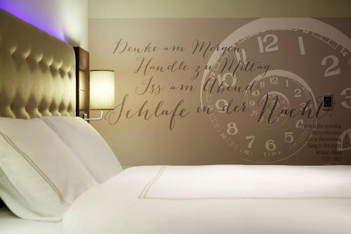 Habitación Individual Estándar del hotel Premier Inn Stuttgart Bad Cannstatt. Foto 3