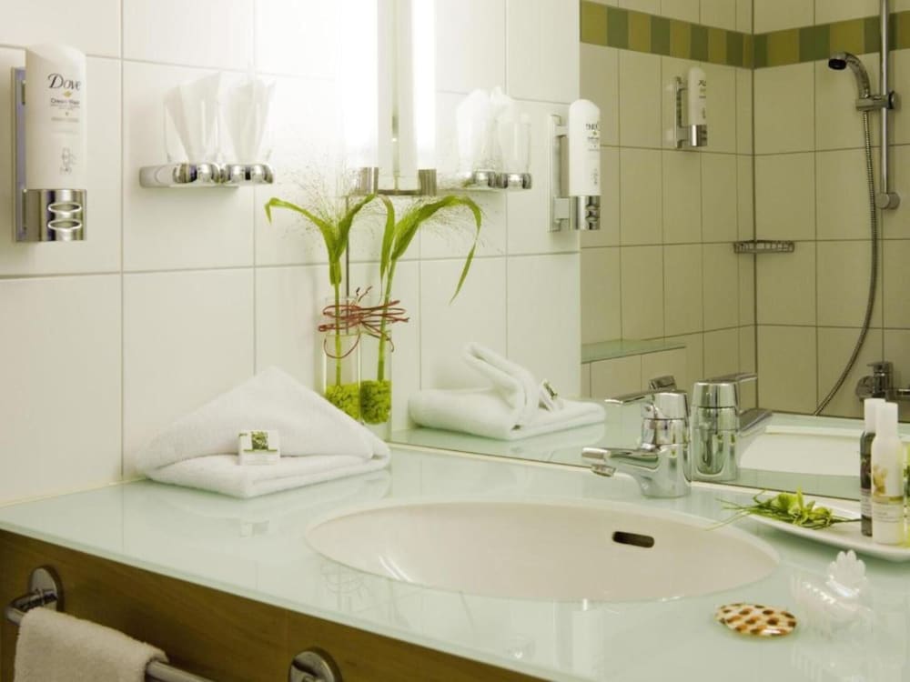 Habitación Estándar con cama Queen del hotel Mercure Dortmund City. Foto 3