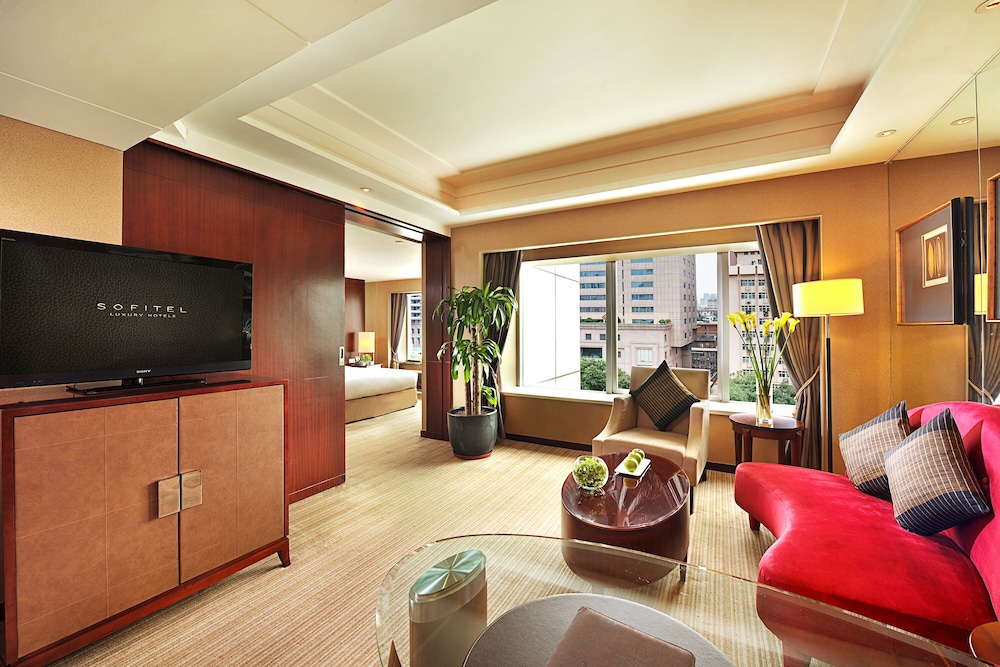 SUITE PRESTIGE, 1 Cama King Size, Salón independiente del hotel Sofitel Xian On Renmin Square