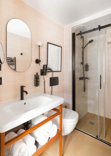Suite Familiar del hotel Makom Montmartre. Foto 4