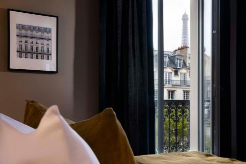 Habitación Deluxe con balcón y vistas a la Torre Eiffel del hotel Rayz Eiffel. Foto 10