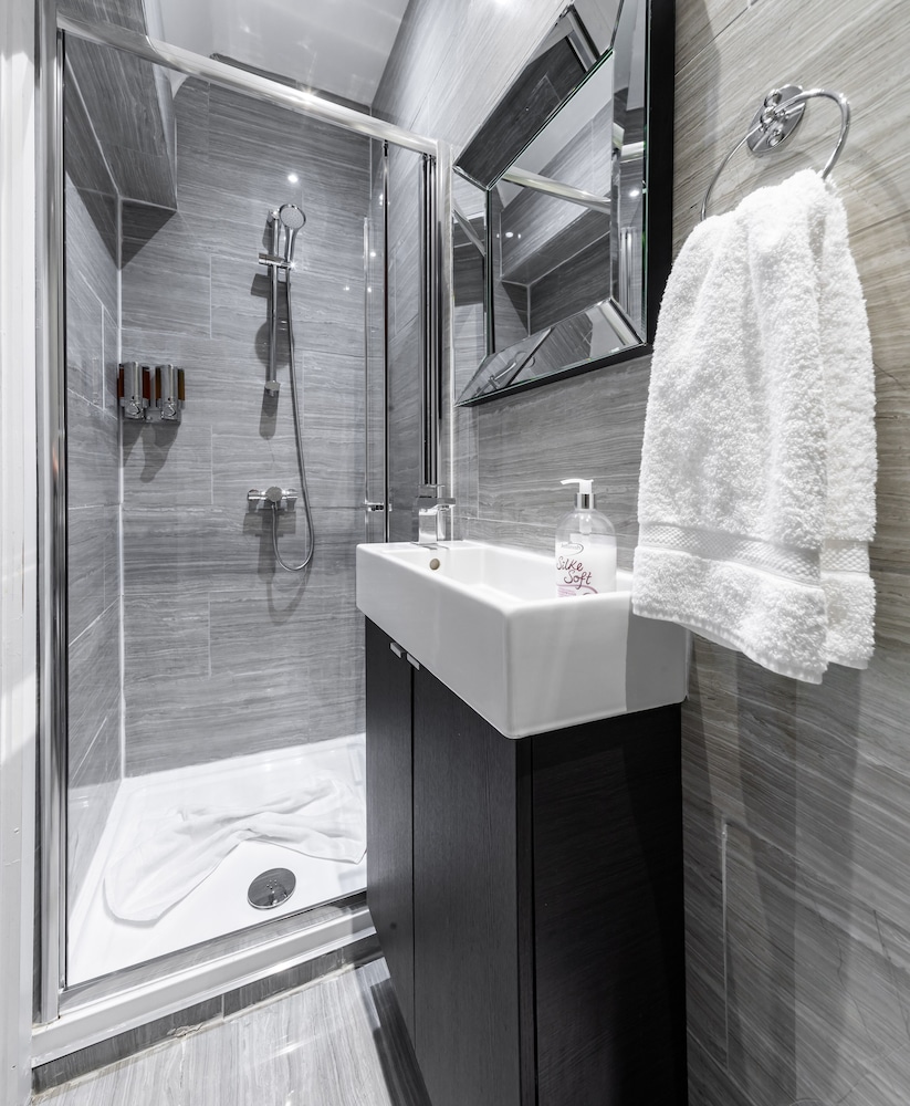 Habitación estándar doble, baño privado del hotel Vilenza. Foto 11