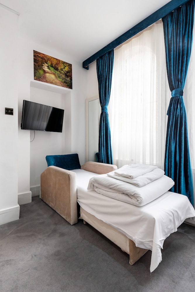 Habitación triple Confort, baño privado del hotel Vilenza. Foto 13