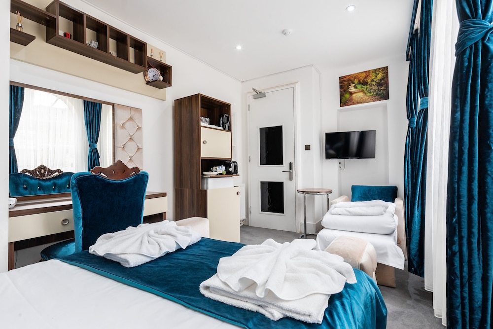 Habitación triple Confort, baño privado del hotel Vilenza. Foto 15