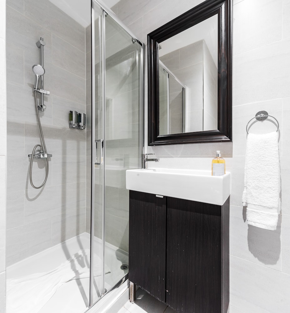 Suite clásica, baño privado del hotel Vilenza. Foto 24