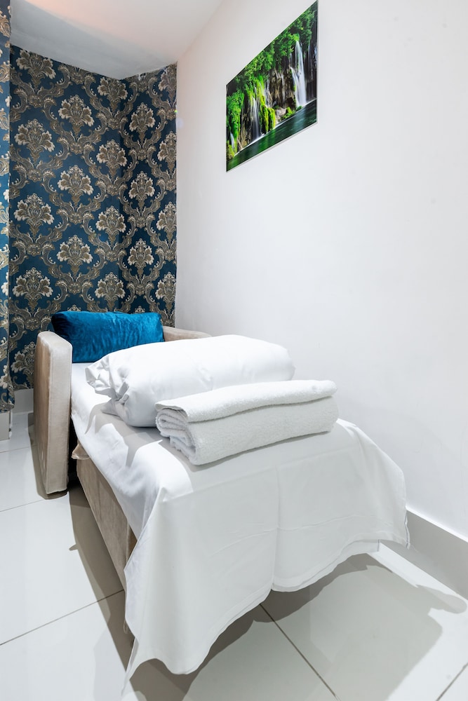 Habitación cuádruple Confort, baño privado del hotel Vilenza. Foto 5