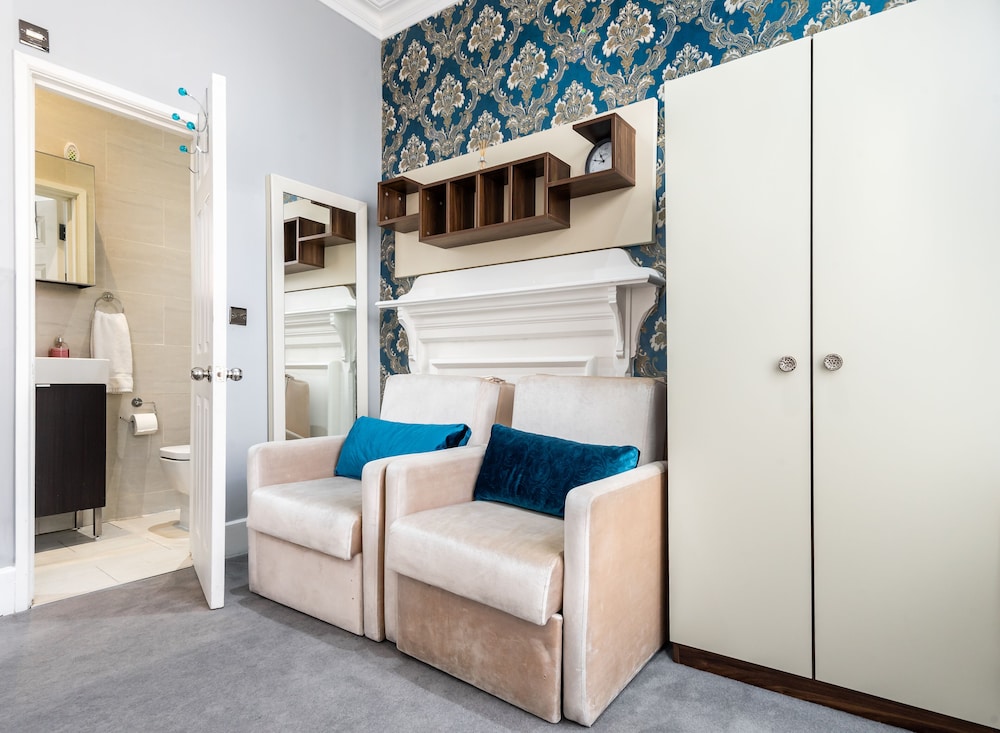 Habitación cuádruple Confort, baño privado del hotel Vilenza. Foto 15