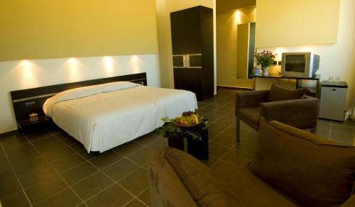 Suite con vistas al jardín del hotel Royal Decameron Tafoukt - All Inclusive. Foto 1
