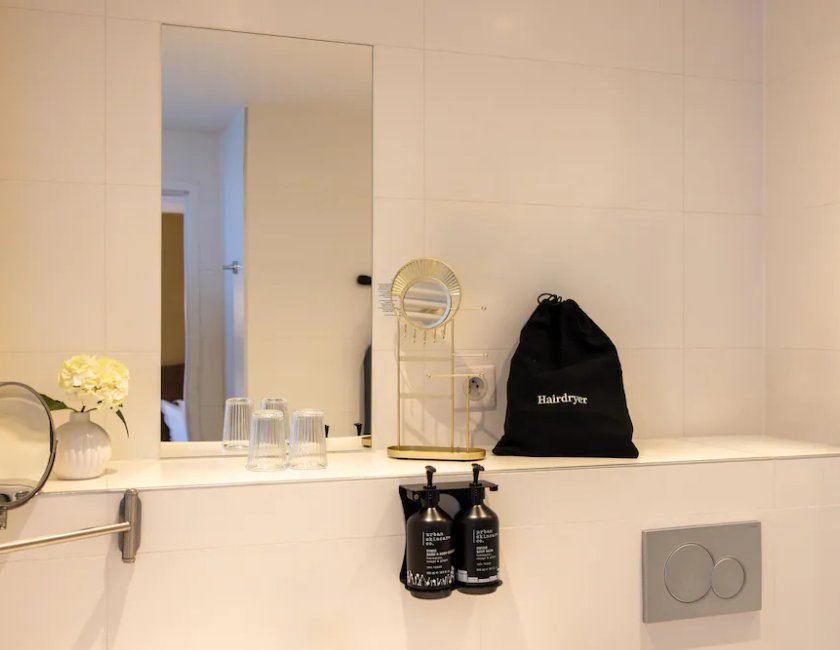 Habitación superior, 1 cama de matrimonio grande, no fumadores del hotel Best Western Plus Parc Eiffel. Foto 4
