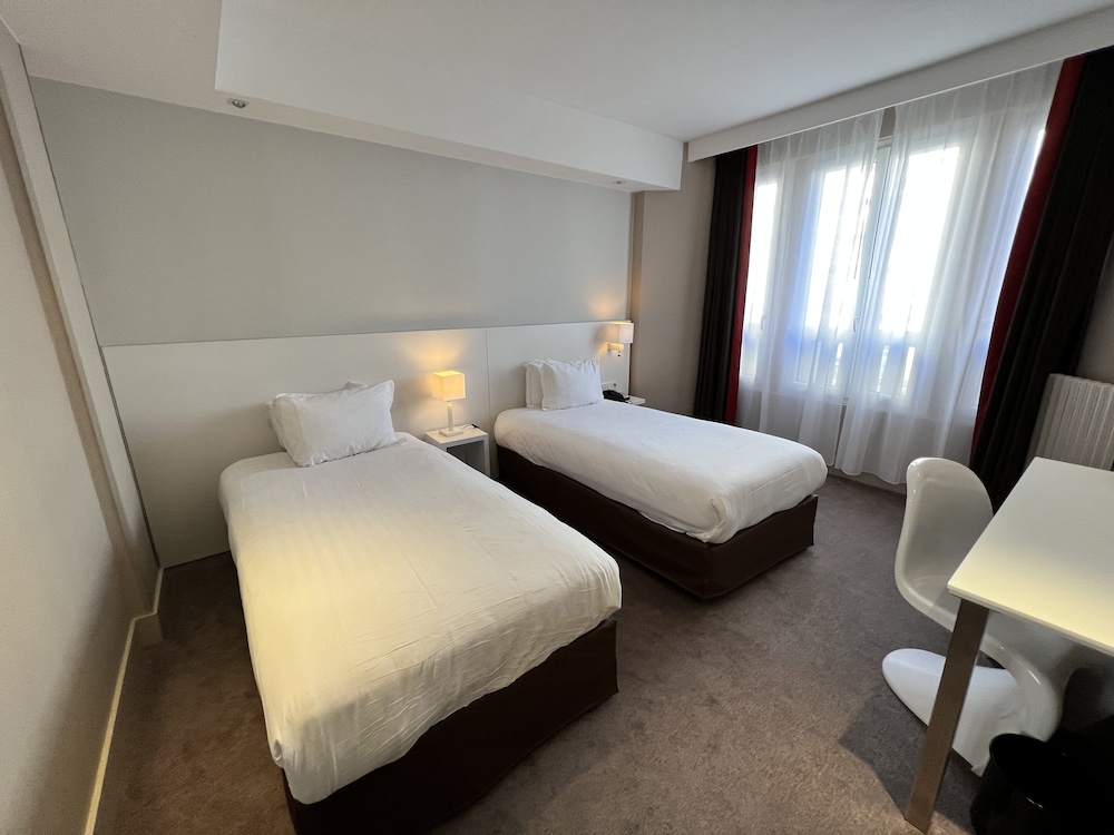 Habitación estándar del hotel Holiday Inn Paris - Auteuil, An Ihg. Foto 6