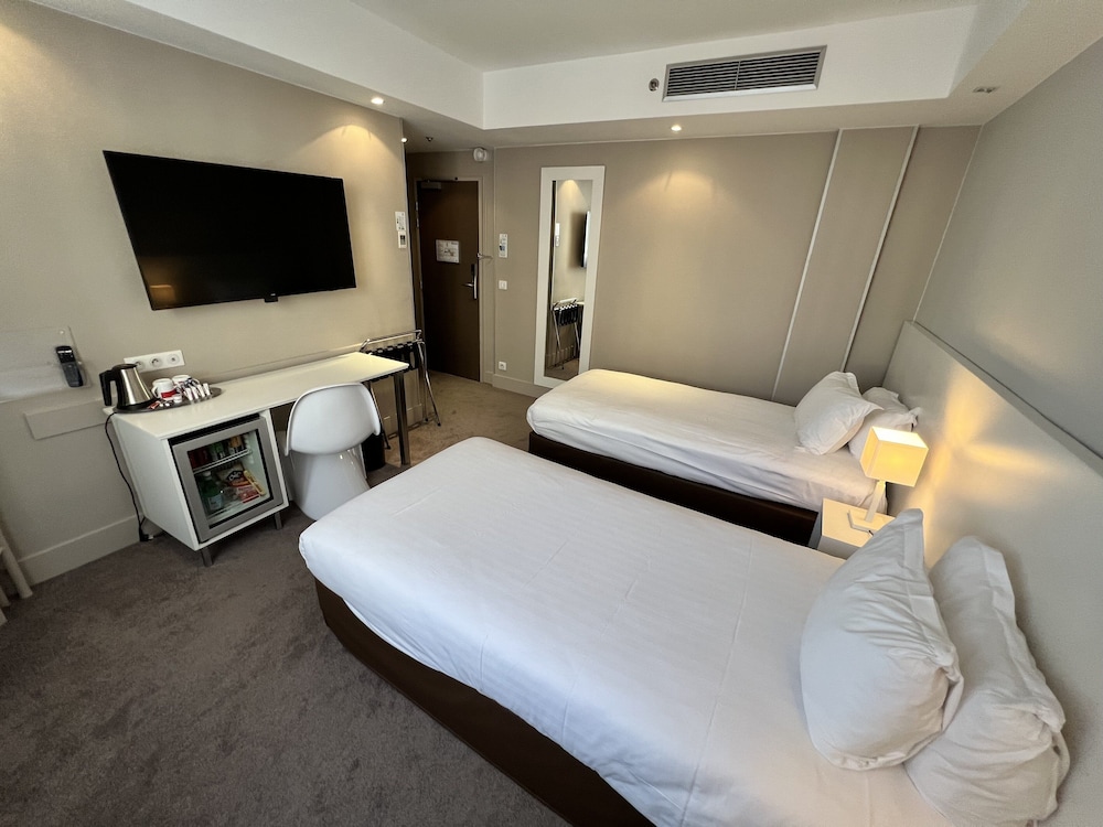 Habitación estándar, 2 camas individuales del hotel Holiday Inn Paris - Auteuil, An Ihg. Foto 1