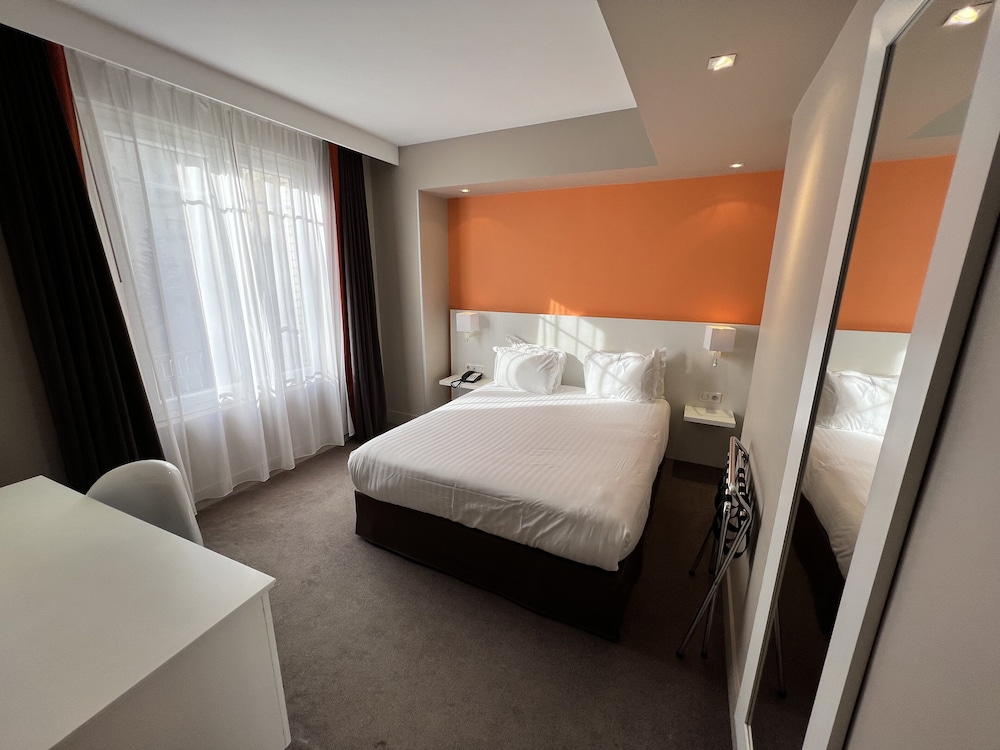 Habitación estándar, 1 cama doble del hotel Holiday Inn Paris - Auteuil, An Ihg. Foto 8