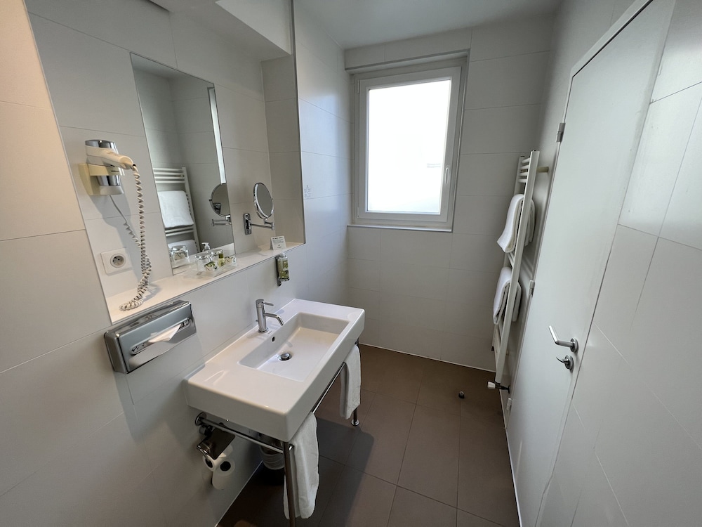 Habitación estándar, 1 cama doble del hotel Holiday Inn Paris - Auteuil, An Ihg. Foto 16