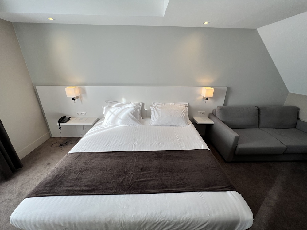 Habitación estándar, 1 cama de matrimonio grande del hotel Holiday Inn Paris - Auteuil, An Ihg. Foto 4