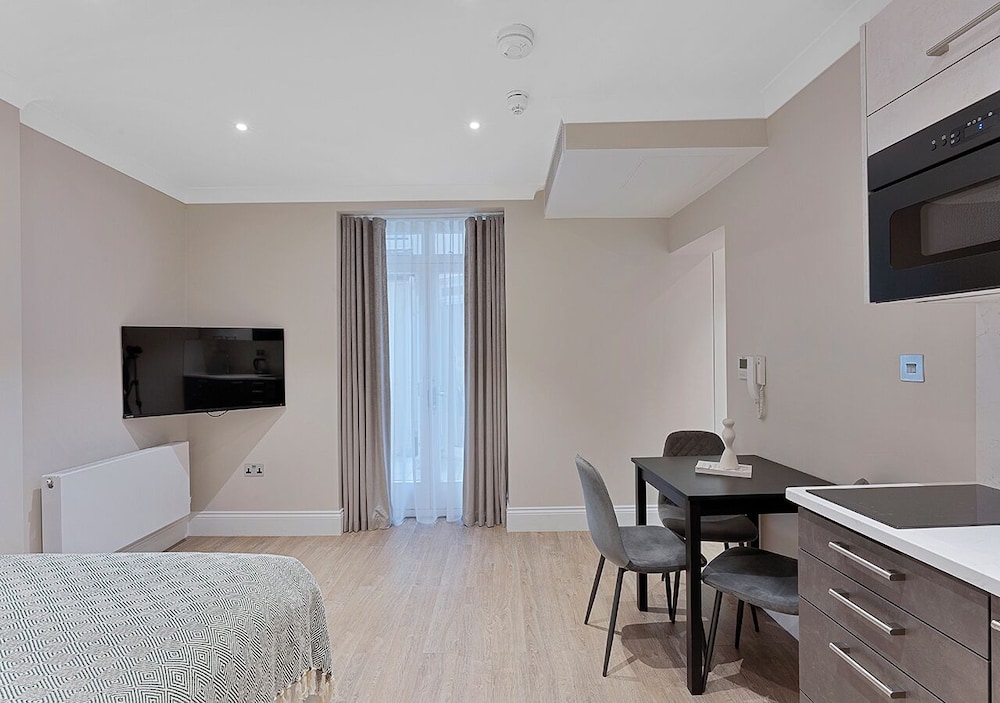 Estudio superior, 1 cama de matrimonio grande (Lower Ground) del hotel Cleveland Gardens. Foto 2