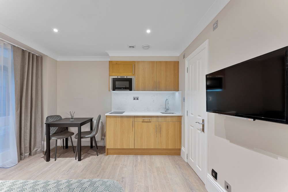 Estudio superior, 1 cama de matrimonio grande (Lower Ground) del hotel Cleveland Gardens. Foto 6