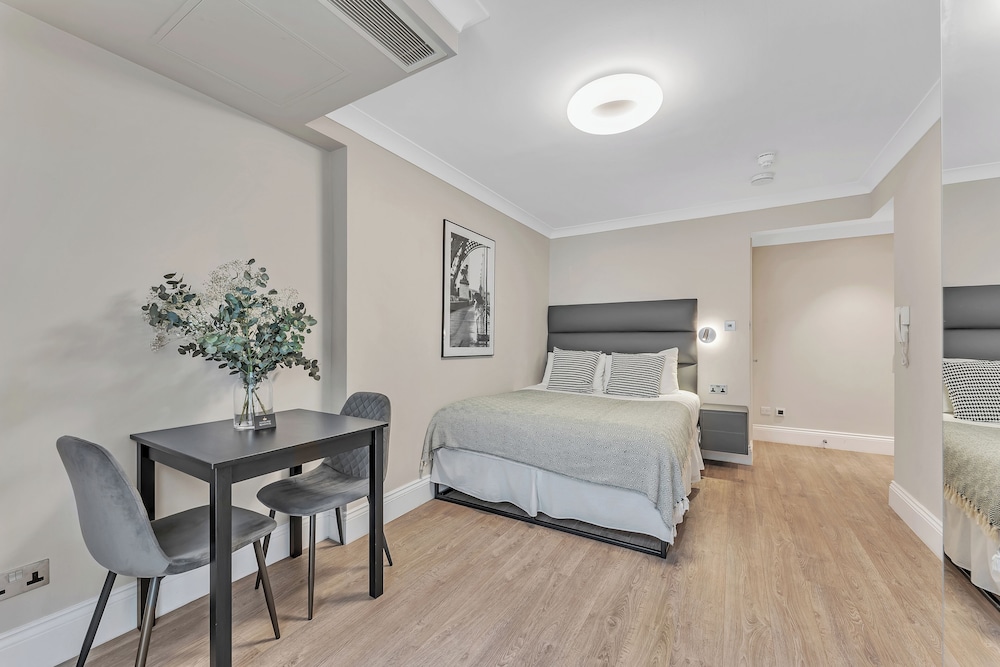 Estudio superior, 1 cama de matrimonio grande (Lower Ground) del hotel Cleveland Gardens. Foto 8