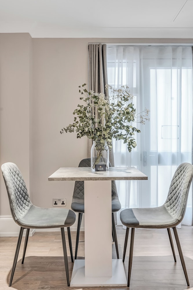 Estudio familiar, 1 cama de matrimonio grande (Lower Ground Floor) del hotel Cleveland Gardens. Foto 9