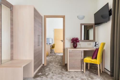 Habitación Familiar Estándar del hotel Mondo. Foto 3