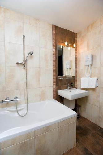 Suite Familiar Estándar del hotel Laguna. Foto 3