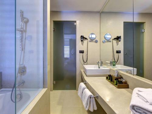 Habitación Doble Superior con vistas al mar del hotel Rixos Premium Dubrovnik. Foto 1