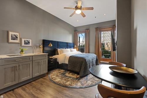 Alojamiento Pied - a - Terre con balcón compartido del hotel Blue Moon. Foto 3