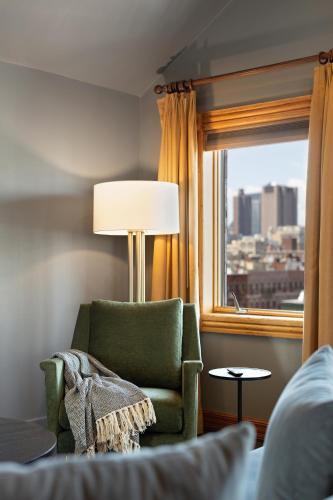 Alojamiento Quintessential con cama extragrande y balcón del hotel Blue Moon. Foto 5